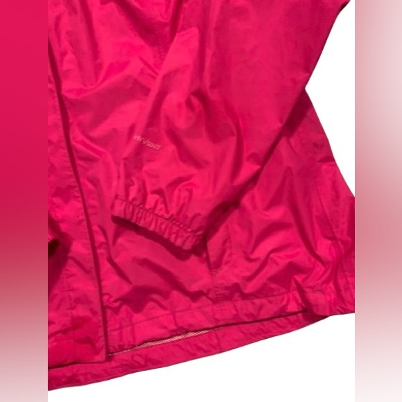 THE NORThFACE Bright pink water proof jacket - Picture 3 of 5